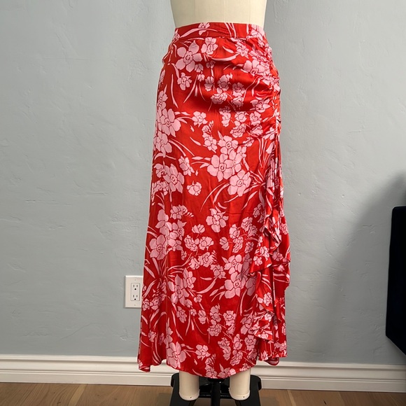 NWOT SONG OF STYLE Zahir Ruffle Satin Floral Print Skirt - Red Dahlia - Small - Picture 2 of 13